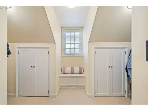 5634 SW Menefee Drive Portland OR 97239