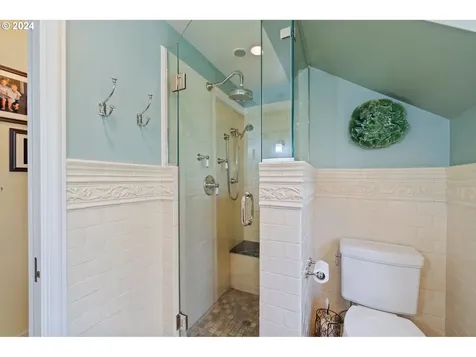 5634 SW Menefee Drive Portland OR 97239