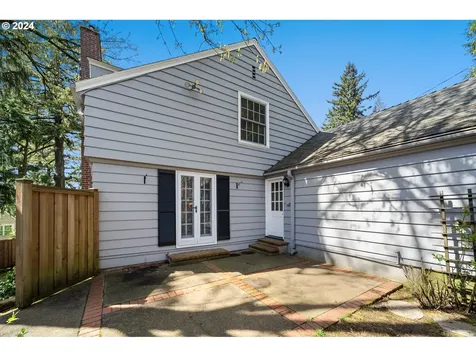 5634 SW Menefee Drive Portland OR 97239