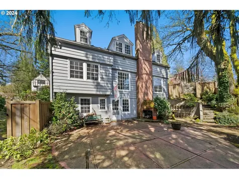 5634 SW Menefee Drive Portland OR 97239