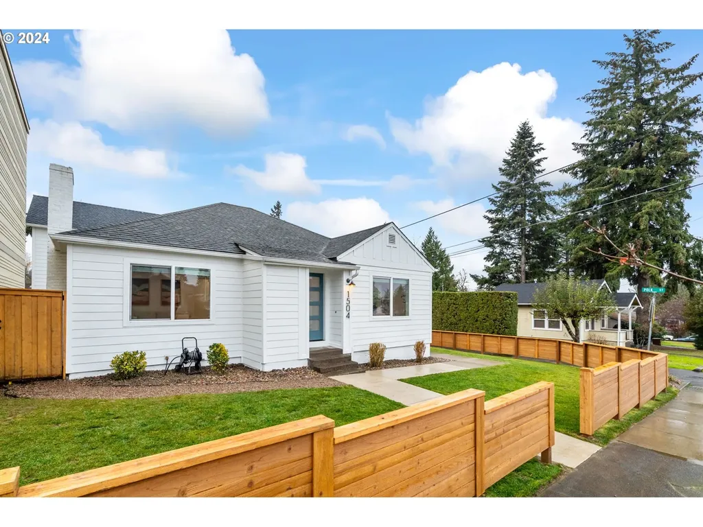 1504 15th Street Oregon City OR 97045