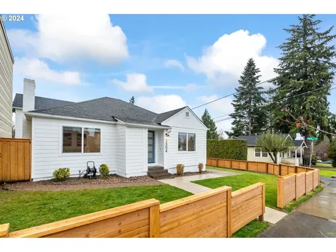 1504 15th Street Oregon City OR 97045