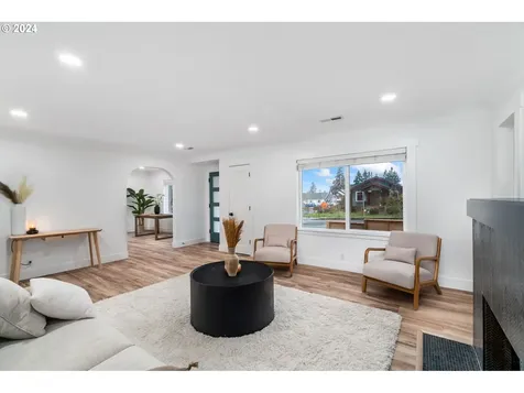 1504 15th Street Oregon City OR 97045