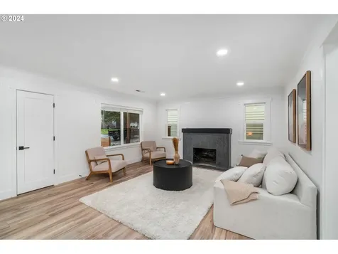 1504 15th Street Oregon City OR 97045