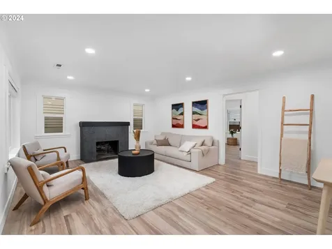 1504 15th Street Oregon City OR 97045