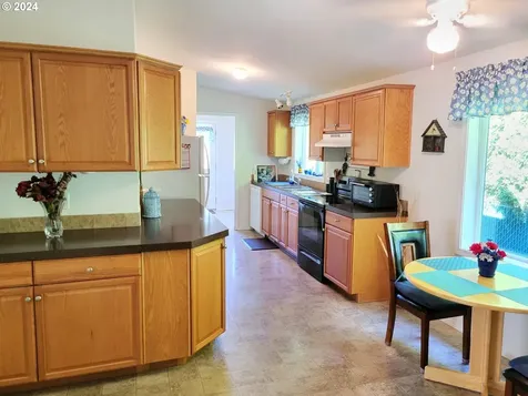 221 Nw Blair Street Sheridan OR 97378