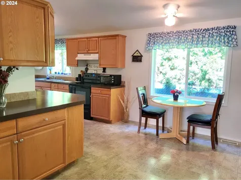 221 Nw Blair Street Sheridan OR 97378