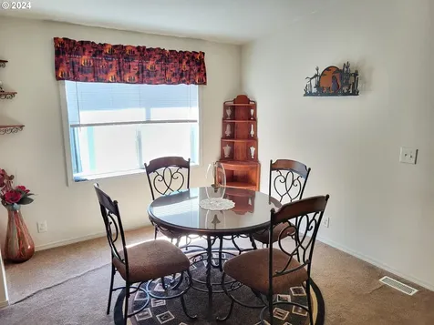 221 Nw Blair Street Sheridan OR 97378