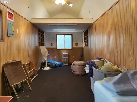 221 Nw Blair Street Sheridan OR 97378