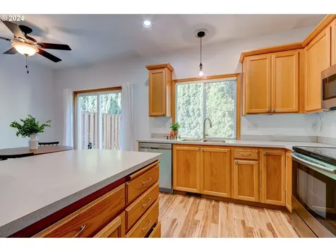 7167 SW Touchstone Terrace Beaverton OR 97007
