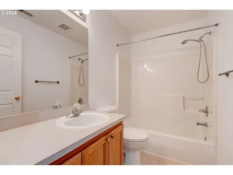 7167 SW Touchstone Terrace Beaverton OR 97007