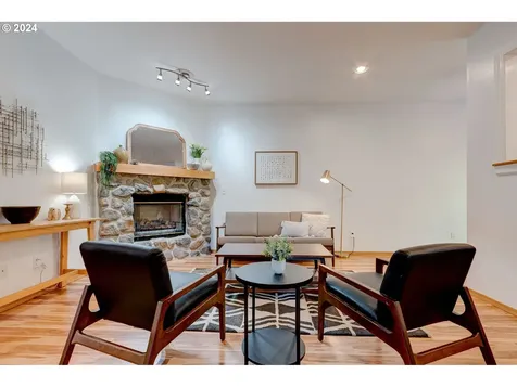 7167 SW Touchstone Terrace Beaverton OR 97007
