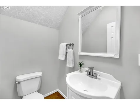 983 S Redwood Street Canby OR 97013