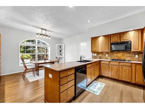 983 S Redwood Street Canby OR 97013