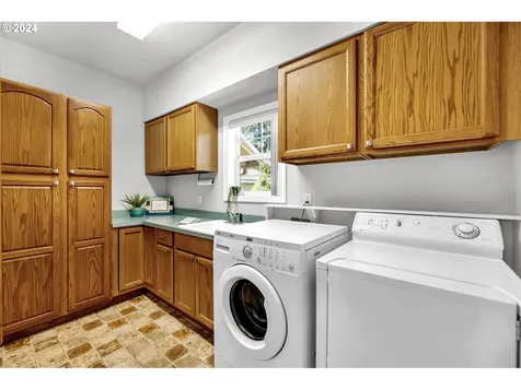 983 S Redwood Street Canby OR 97013