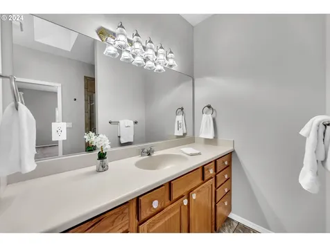 983 S Redwood Street Canby OR 97013
