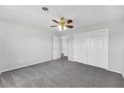 983 S Redwood Street Canby OR 97013