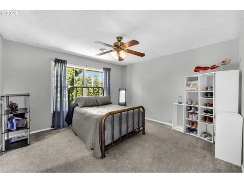 983 S Redwood Street Canby OR 97013