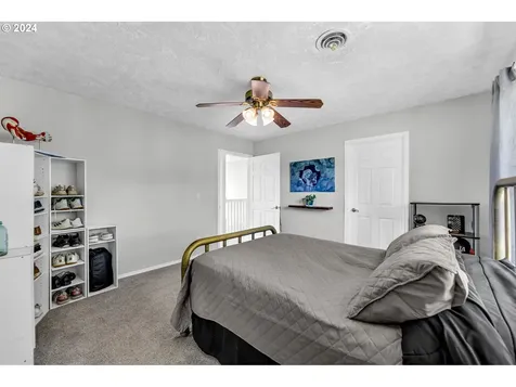 983 S Redwood Street Canby OR 97013