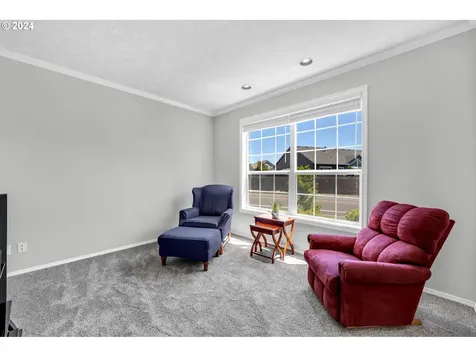 983 S Redwood Street Canby OR 97013