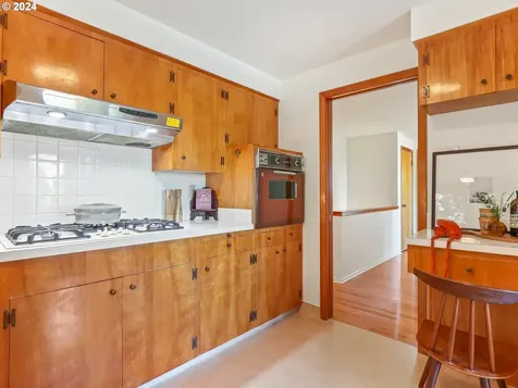 625 Se 71st Avenue Portland OR 97215