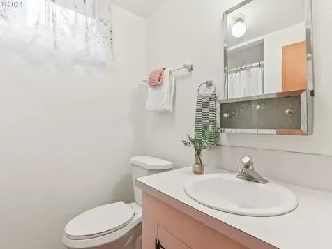 625 Se 71st Avenue Portland OR 97215