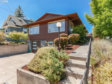 625 Se 71st Avenue Portland OR 97215