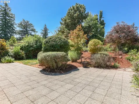 625 Se 71st Avenue Portland OR 97215