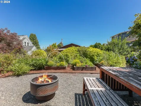 625 Se 71st Avenue Portland OR 97215