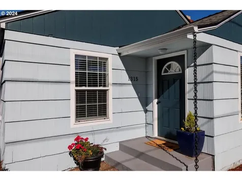 1315 Lincoln Street Oregon City OR 97045