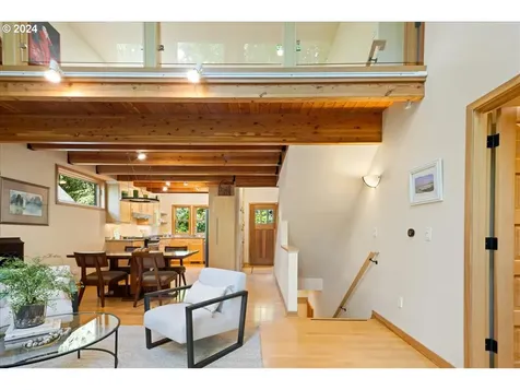 3702 Sw Sweetbriar Drive Portland OR 97221