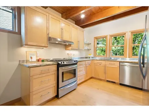 3702 Sw Sweetbriar Drive Portland OR 97221