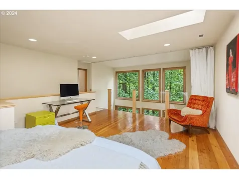 3702 Sw Sweetbriar Drive Portland OR 97221