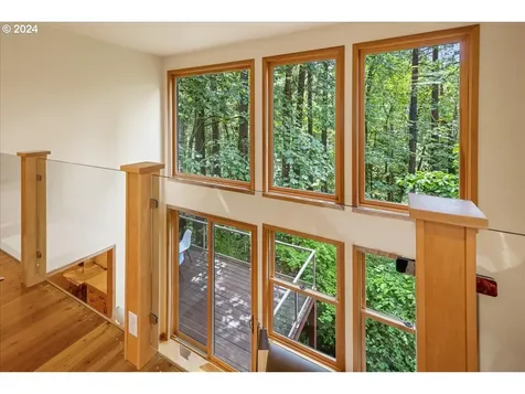 3702 Sw Sweetbriar Drive Portland OR 97221