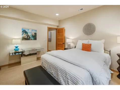 3702 Sw Sweetbriar Drive Portland OR 97221