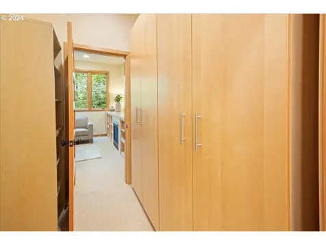 3702 Sw Sweetbriar Drive Portland OR 97221
