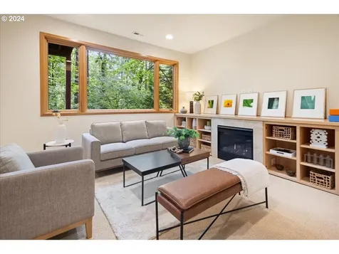 3702 Sw Sweetbriar Drive Portland OR 97221