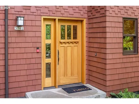 3702 Sw Sweetbriar Drive Portland OR 97221