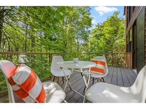 3702 Sw Sweetbriar Drive Portland OR 97221