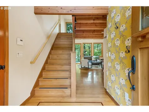 3702 Sw Sweetbriar Drive Portland OR 97221