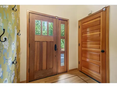 3702 Sw Sweetbriar Drive Portland OR 97221
