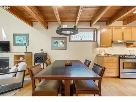 3702 Sw Sweetbriar Drive Portland OR 97221