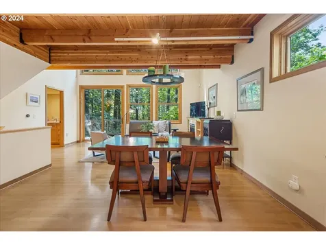 3702 Sw Sweetbriar Drive Portland OR 97221