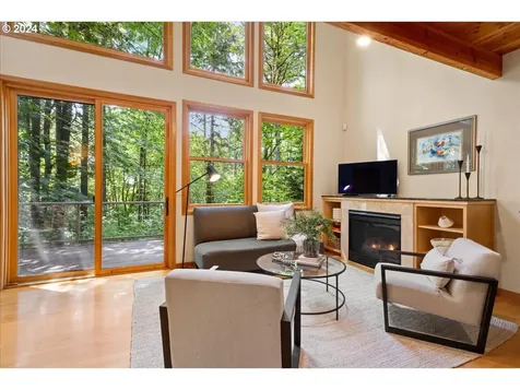 3702 Sw Sweetbriar Drive Portland OR 97221