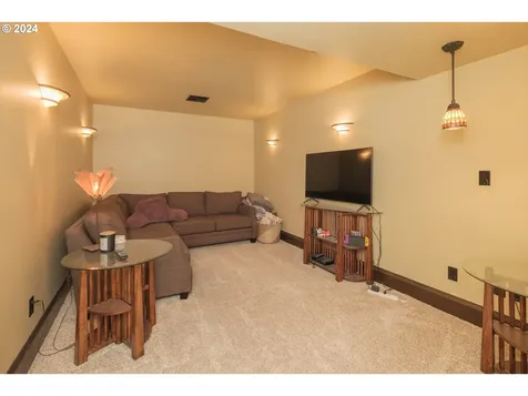 980 16th Street Astoria OR 97103
