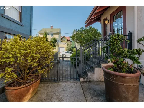 980 16th Street Astoria OR 97103