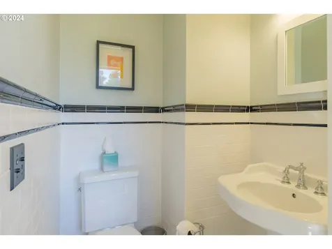 980 16th Street Astoria OR 97103