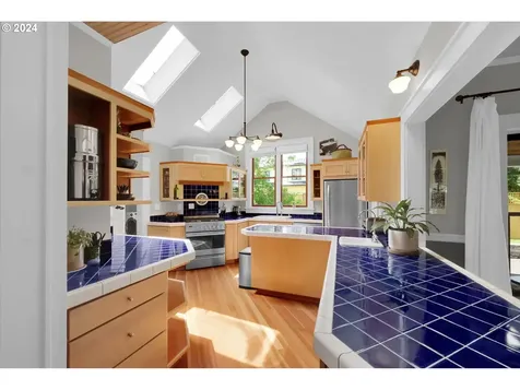 25 Knoop Lane Eugene OR 97404