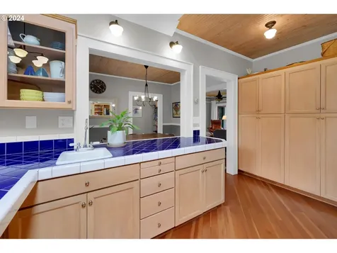 25 Knoop Lane Eugene OR 97404