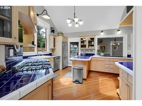 25 Knoop Lane Eugene OR 97404